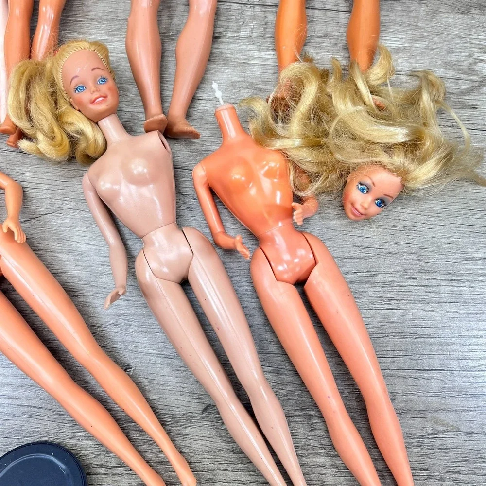 Lot Of 7 Vintage‎ Barbie And Ken Dolls From 70's 80's